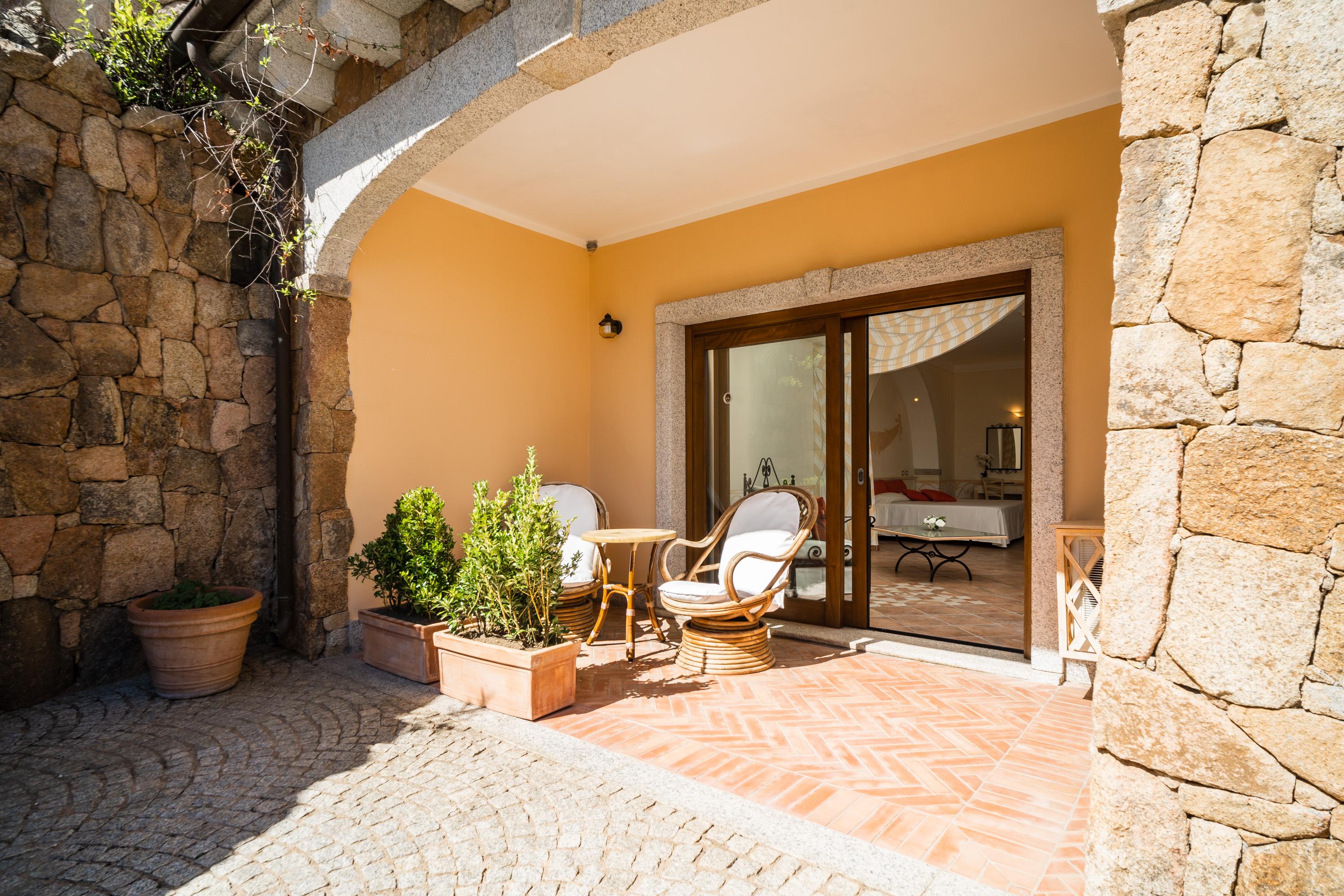 Lh Hotel Pozzo Sacro Olbia Exterior photo