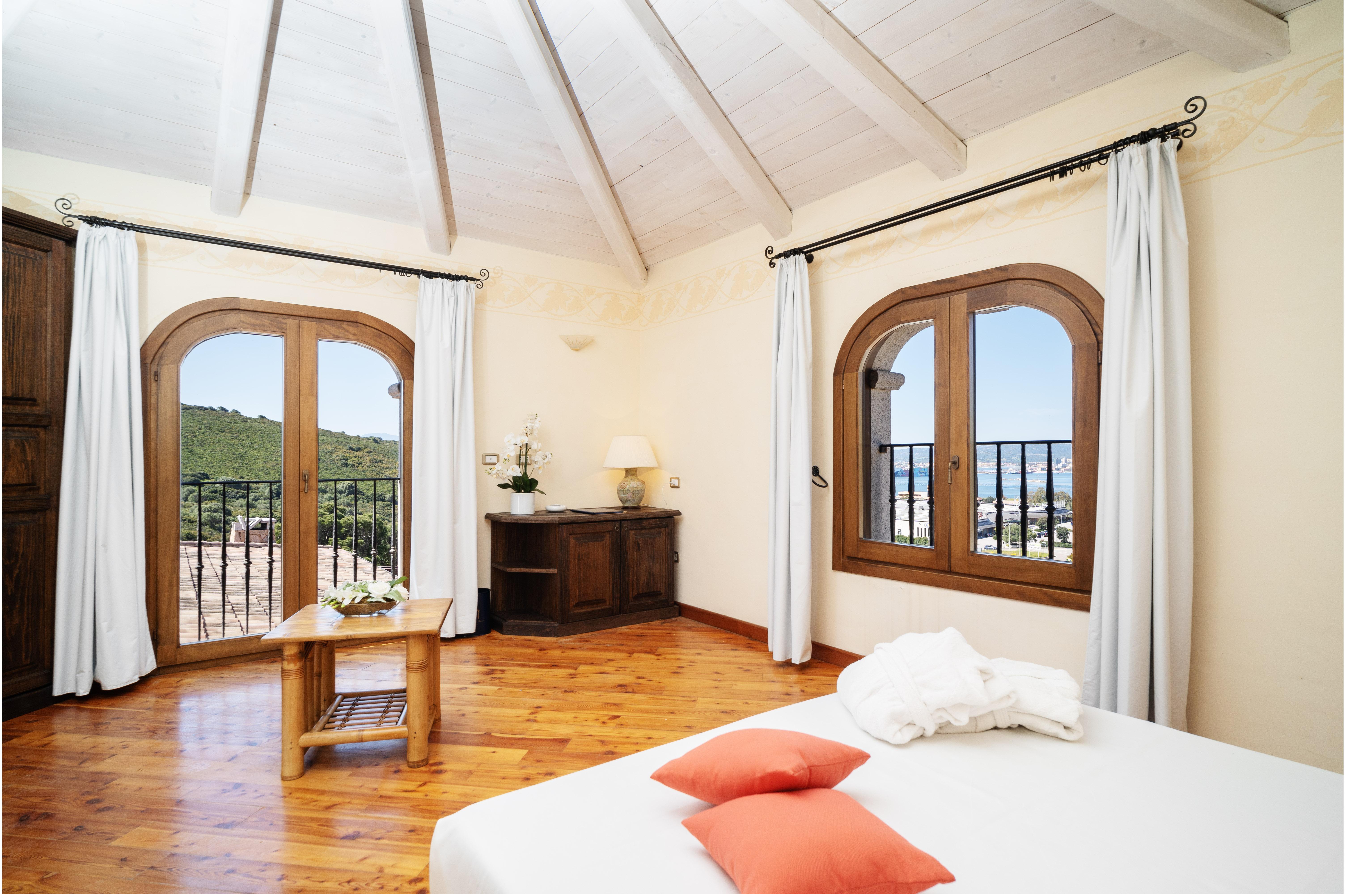 Lh Hotel Pozzo Sacro Olbia Exterior photo