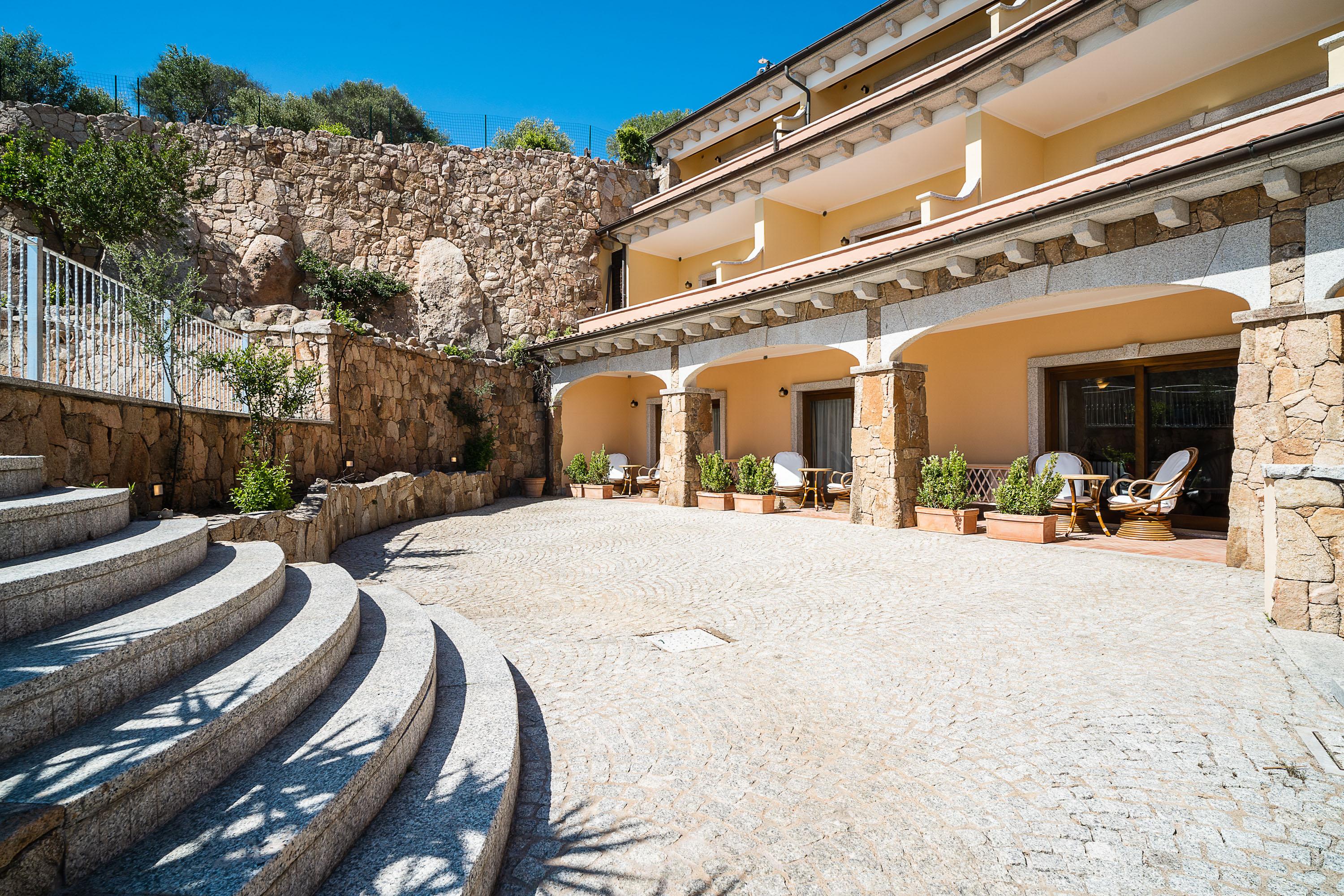 Lh Hotel Pozzo Sacro Olbia Exterior photo